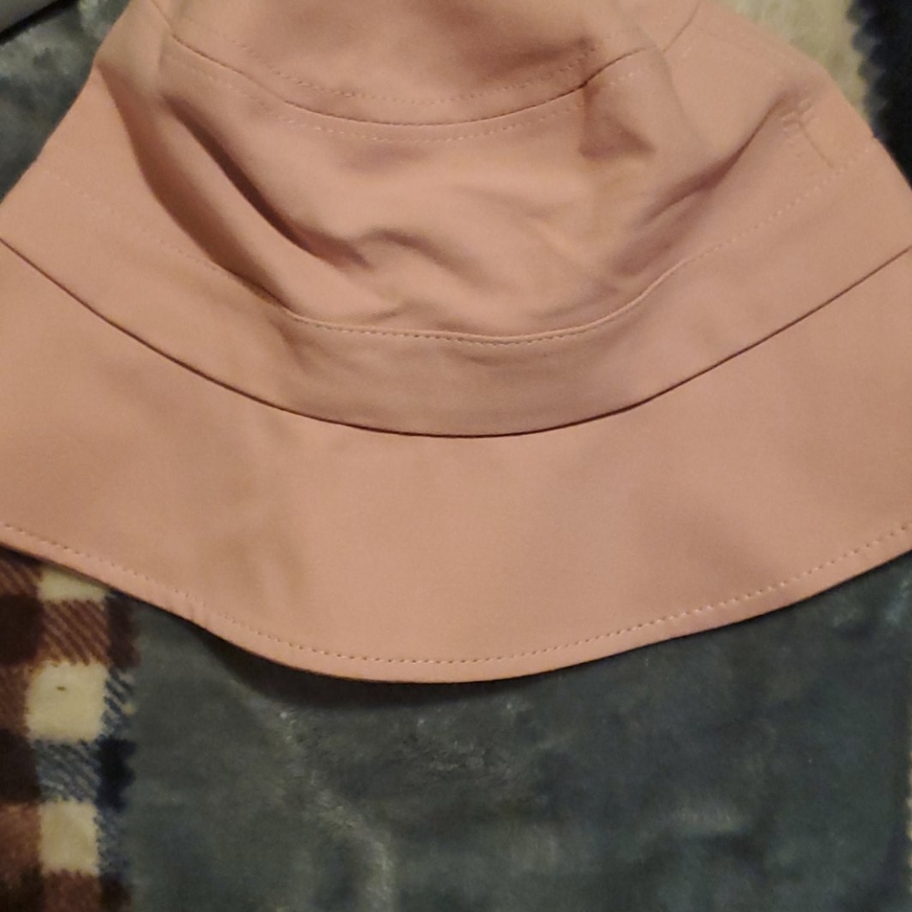 Bucket hat